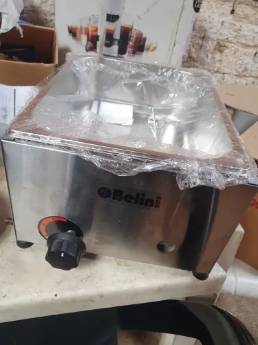 Vendo fritadeira a gás nunca usada 230 na caixa
