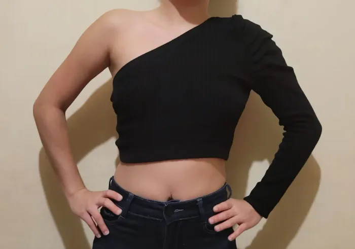 Cropped de um ombro só (M)