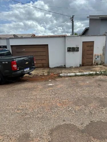 Alugo casa