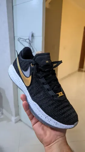 Nike LeBron XX - 41br Usado