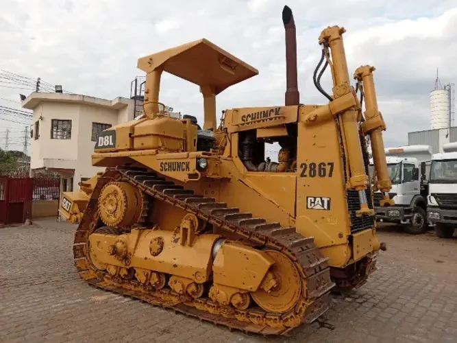 TRATOR DE ESTEIRAS CATERPILLAR, MODELO D8L,