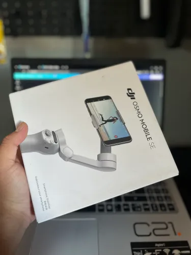 Estabilizador Gimbal DJI Osmo Mobile SE- 2 meses de uso-Perfeito Estado (Na Caixa)