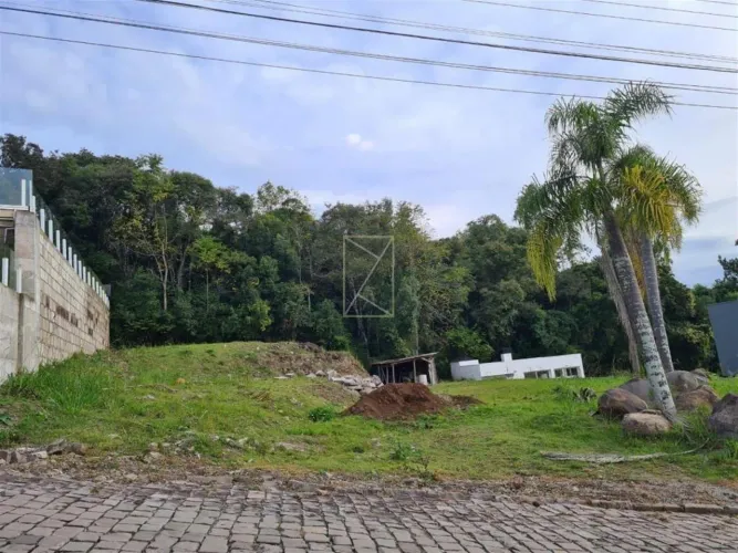 Terreno em Condomínio Fechado ? Condomínio ANGEL (Linha 40) Excelente
