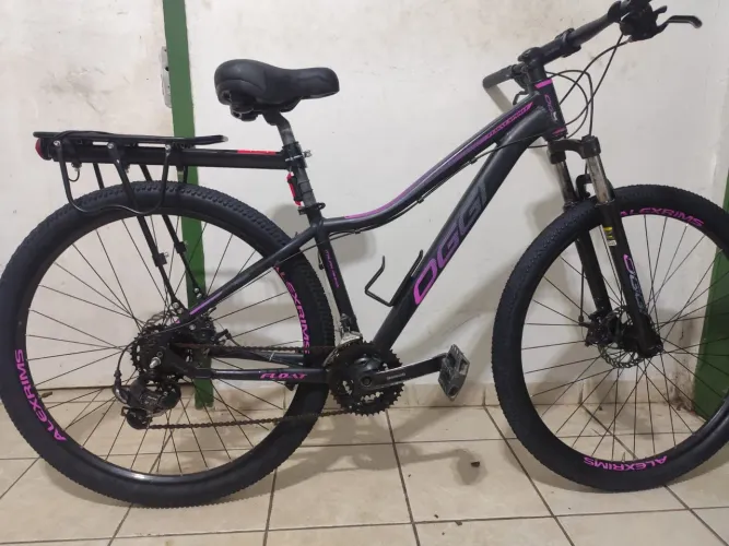 Bicicleta aro 29 Oggi float sport 21V( Valor negociável).