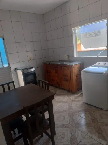 Alugo Kitnet 2 quartos sala cozinha conjugada 