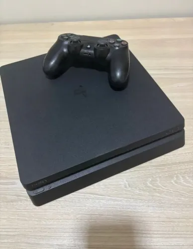 Playstation 4 slim