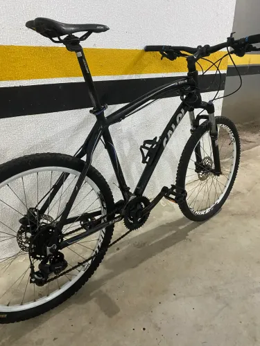 Bicicleta Caloi Vitus aro 26?