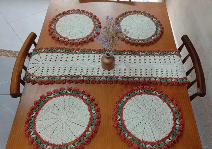 Jogo mesa posta em croche
