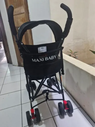 Carrinho de passeio de bebê