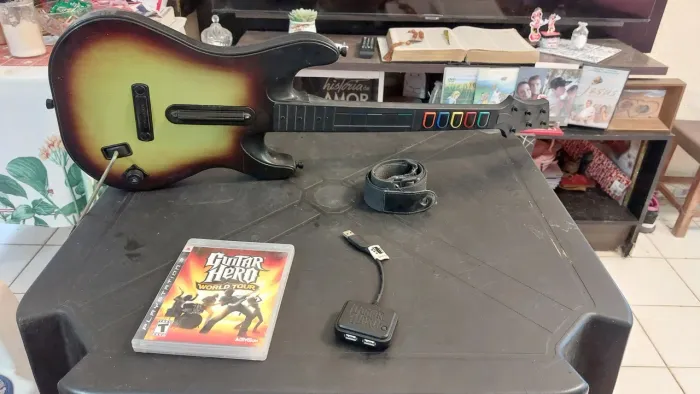 Guitarra Guitar Hero World Tour PS3/PC Completa + Dongle USB + Jogo