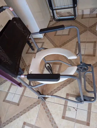 Cadeira de rodas com assento