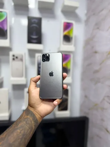 IPHONE 11 PRO MAX 64GB<br>R$ 1.599,00