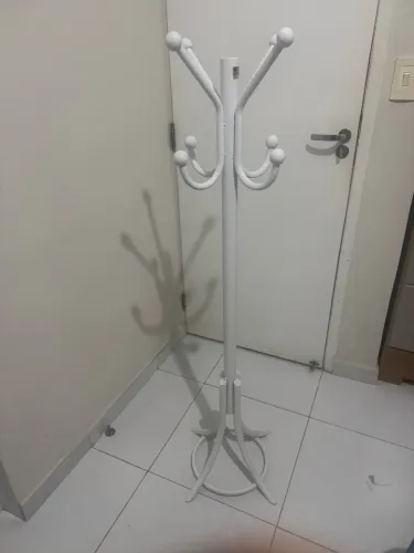 Cabideiro de Chão Mancebo Branco de Metal