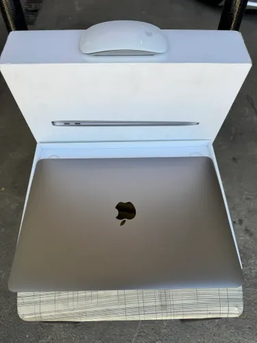 MacBook Air M1 13,6pol + Magic Mouse
