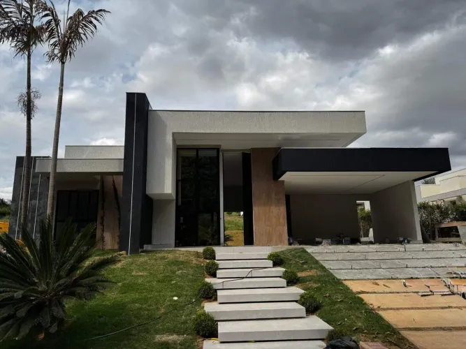 Casa á venda no Condomínio Gran Royalle de Igarapé MG