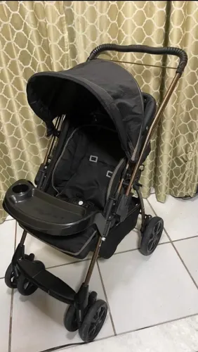 Carrinho de bebê em ótimo estado
