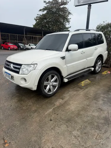 Mitsubishi Pajero HPE Full 3.2 4X4 T.i.dies. 5P AUT 2013