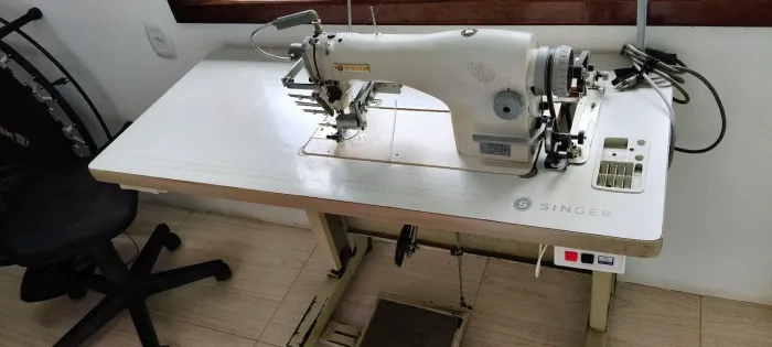 Máquina de costura frufru