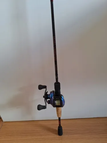 Kit Vara + Carretilha de pesca