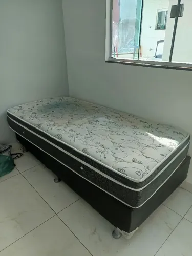 Cama box solteiro pra ir logo