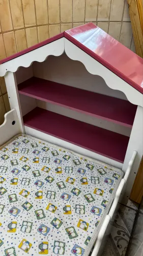 cama infantil semi nova com colchão 