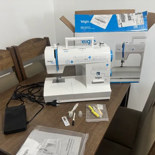 Vende-se máquina de costura