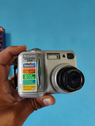 Camera digital Nikon 4 mp 4300 linda 