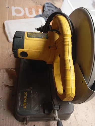 Policorte Stanley 110 v