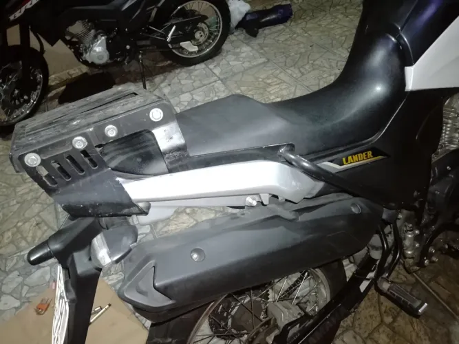 Suporte pra baú de moto pra entregas