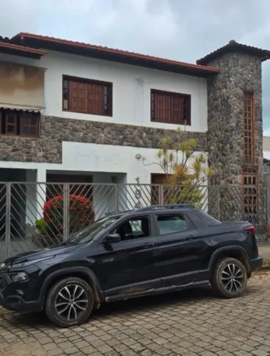 VENDO 2 CASAS, BAIRRO GRÃ-DUQUESA EM GOVERNADOR VALADARES-MG