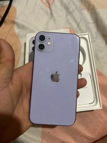 iPhone 11 64 g muito novo