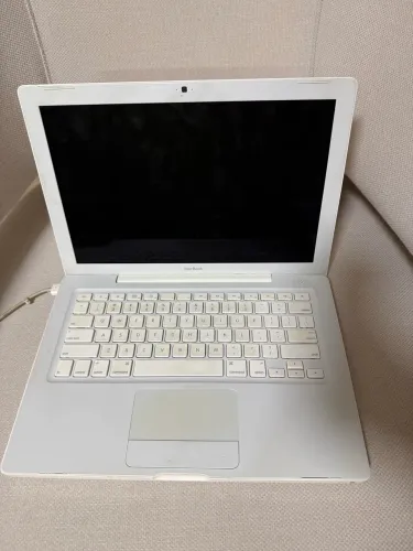 MacBook modelo A1181 branco 