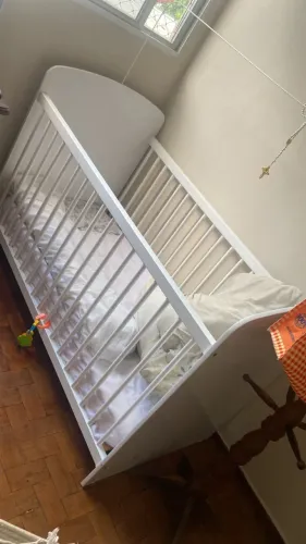 Vende-se berço por 300 reais