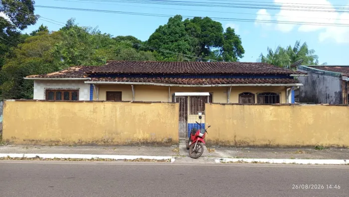 Vende se casa no centro da cidade de Curuçá 