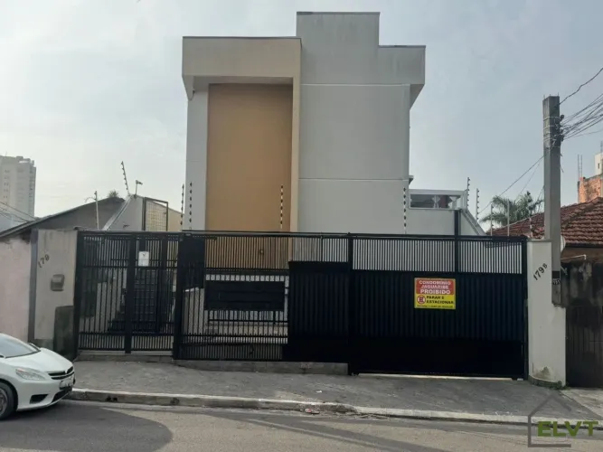 Sobrado à Venda em Osasco no Jaguaribe | 2 Quartos, 2 Vagas e Área Gourmet