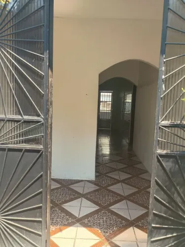 Casa na zona leste 