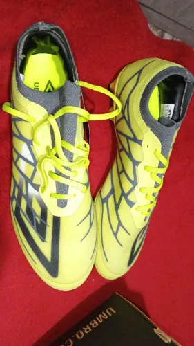 Chuteira campo umbro original número 41/42 nova