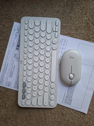 Kit Mouse Logitech Pebble 2 M350s + Teclado Pebble Keys 2 K380s, Apenas 4 meses c/ Nf