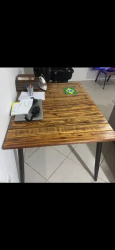 Mesa de madeira 
