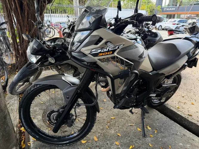 Sahara 300 adv