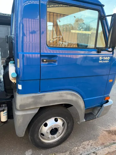 Delivery 5-140 baú único dono motor novo