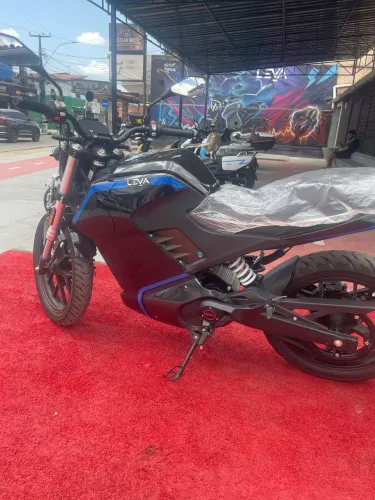 Moto elétrica leva motors