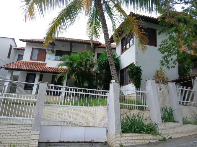 Casa 04 quartos em Fradinhos
