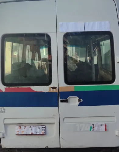 Vende se essas portas Sprinter tta,esse jogo de brancos 