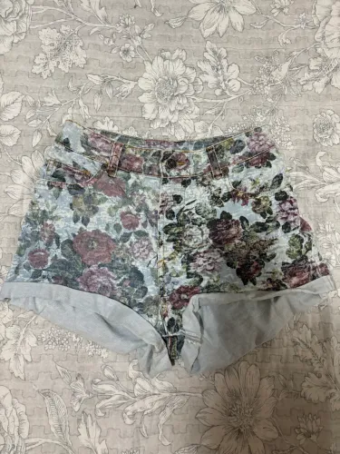 short farm estampado floral