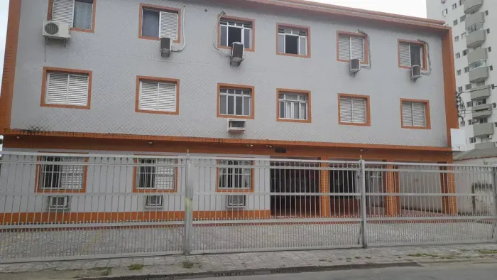 Apartamento para aluguel possui 50 metros quadrados com 2 quartos em Canto do Forte - Prai
