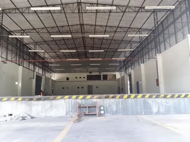 Galpão/Armazém 1.700m² c/ Pátio Docas / Habite e AVCB e CIT Nivel 5 no Coroado