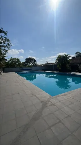 Espaço para Festas e Eventos com Piscinas, Churrasqueiras e 5 Quartos