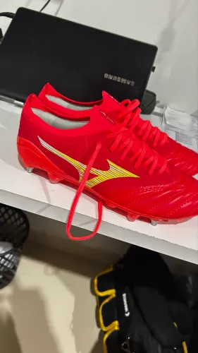Chuteira mizuno 2ª linha (trava mista )