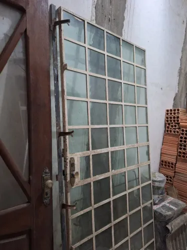Portas e janelas em ferro